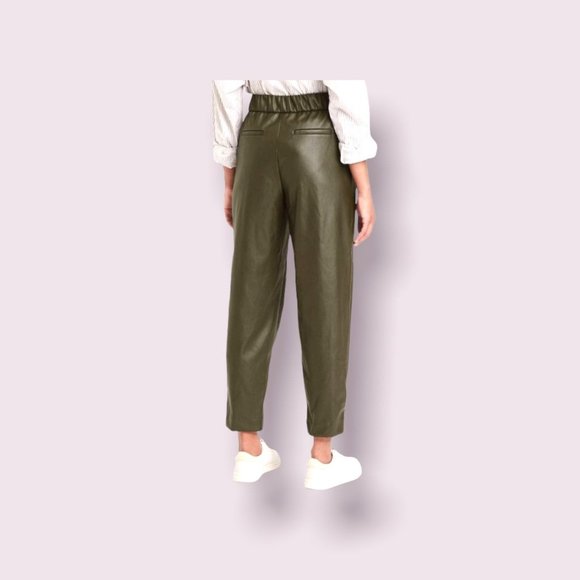 Medium Women's High-Rise Faux Leather Tapered Ankle Pull-On Pants a new day NWT - Picture 5 of 5